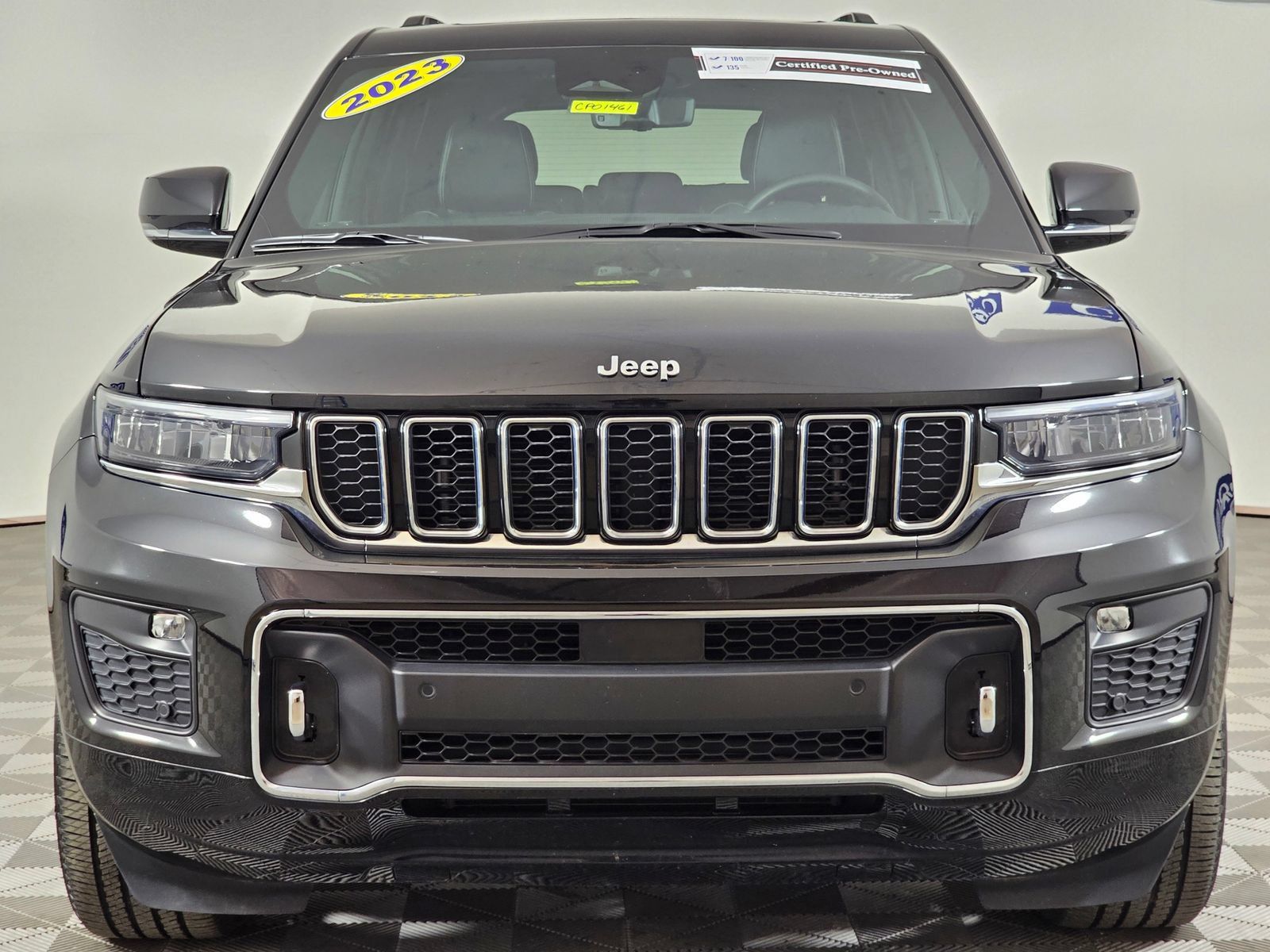 Used 2023 Jeep Grand Cherokee Overland w/ Luxury Tech Group IV AWD/4WD image 44