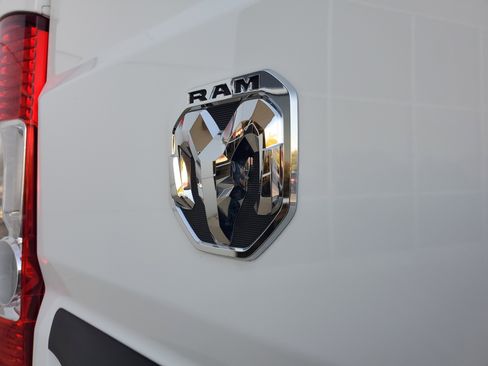 Used 2025 RAM ProMaster 2500 w/ Convenience Group image 28