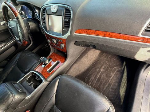 Used 2013 Chrysler 300 w/ Driver Convenience Group image 34