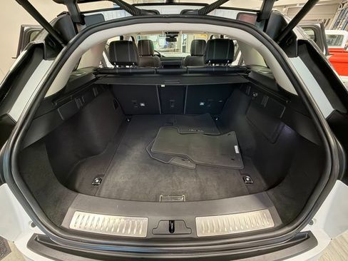 Used 2018 Land Rover Range Rover Velar S AWD/4WD image 49