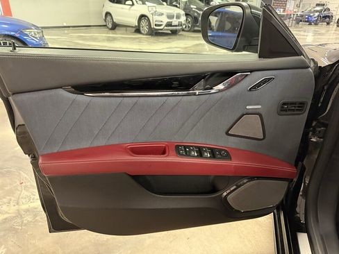 Used 2018 Maserati Quattroporte S GranLusso image 9