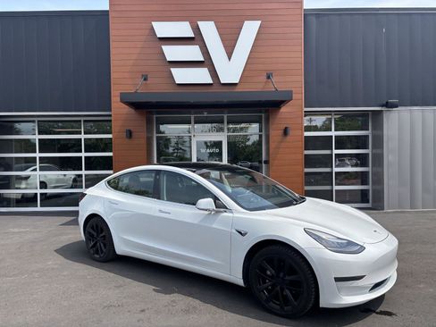 Used 2019 Tesla Model 3 Standard Range Plus RWD image 1