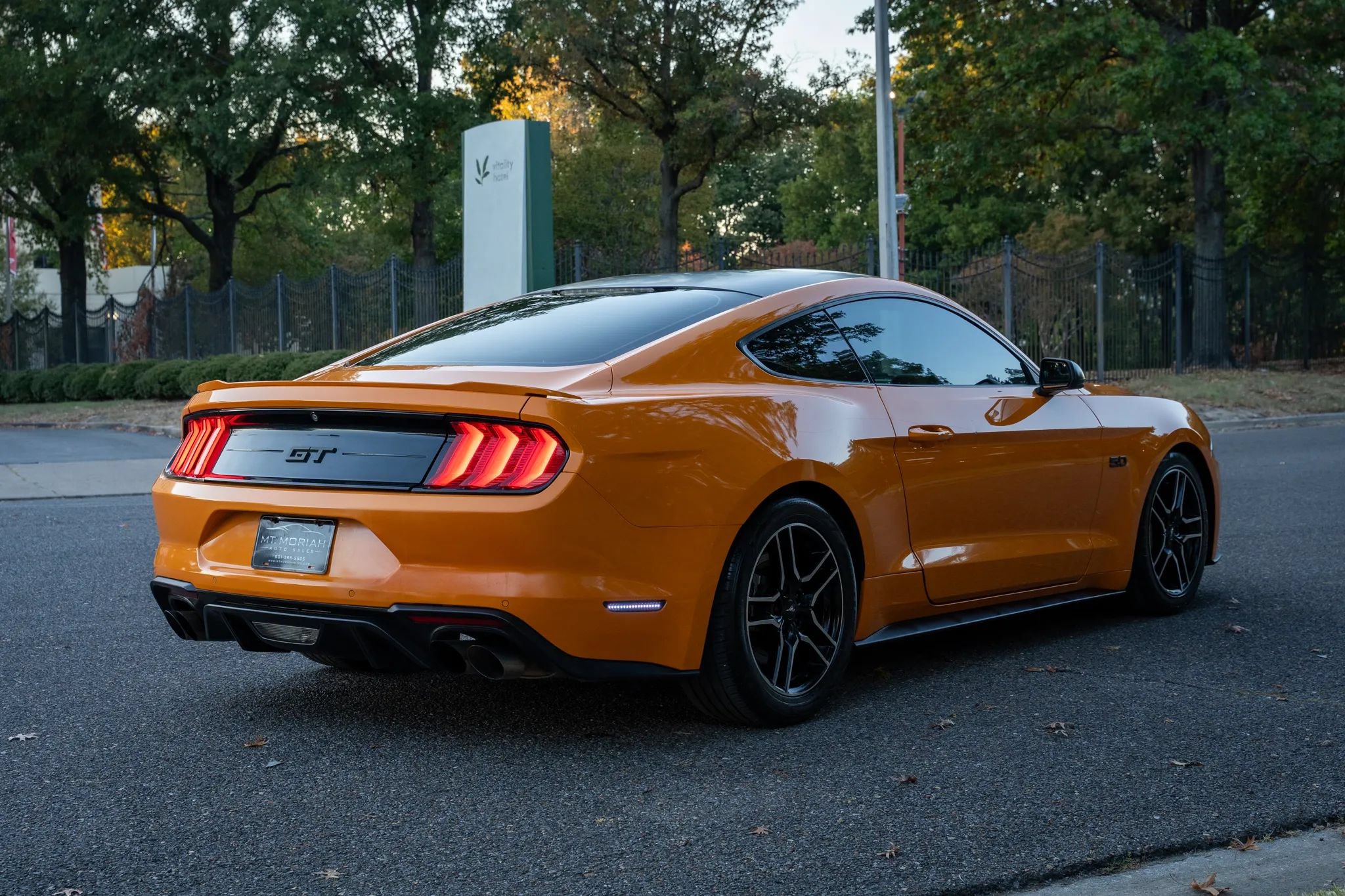 Used 2018 Ford Mustang GT RWD image 5