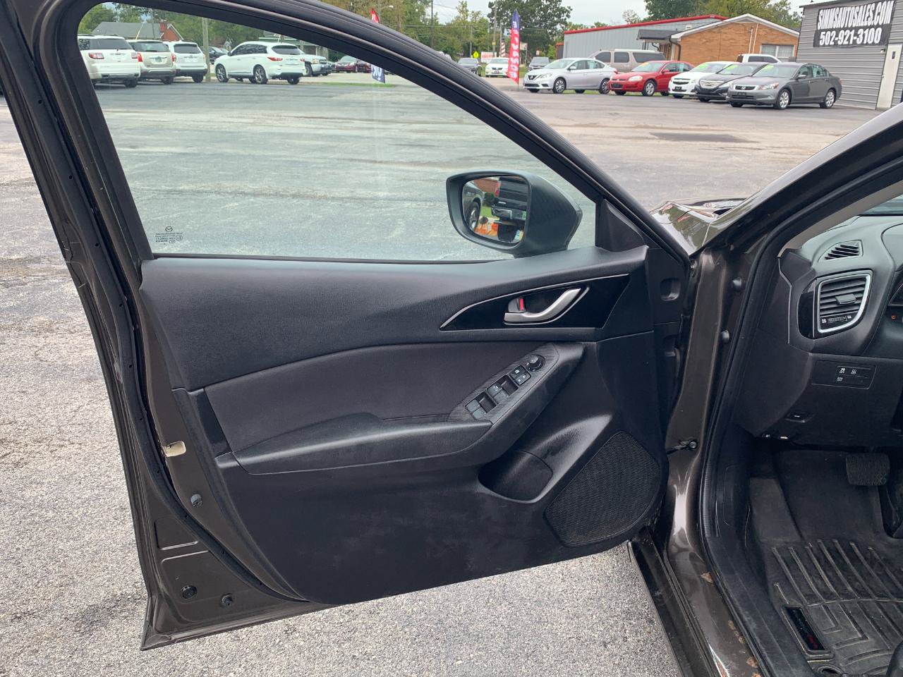 Used 2014 MAZDA MAZDA3 i Touring FWD image 9