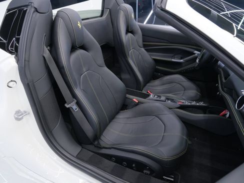 Used 2022 Ferrari F8 Tributo RWD image 20