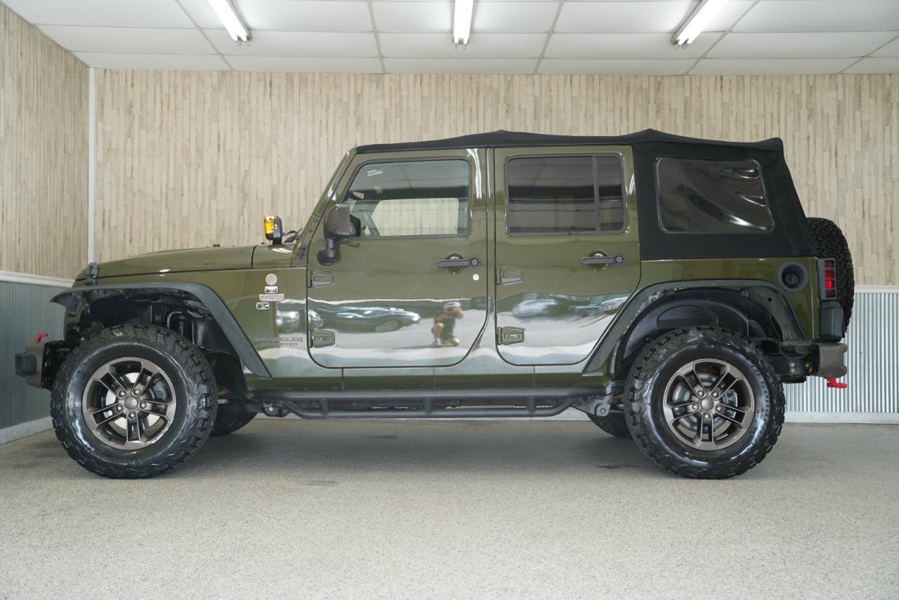 Used 2016 Jeep Wrangler Unlimited Sahara AWD/4WD image 5