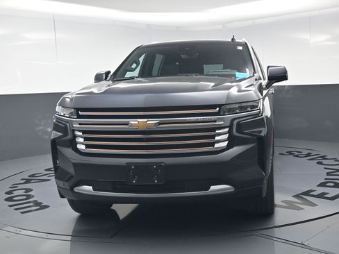 Used 2023 Chevrolet Suburban High Country w/ Premium Package 2 AWD/4WD image 11
