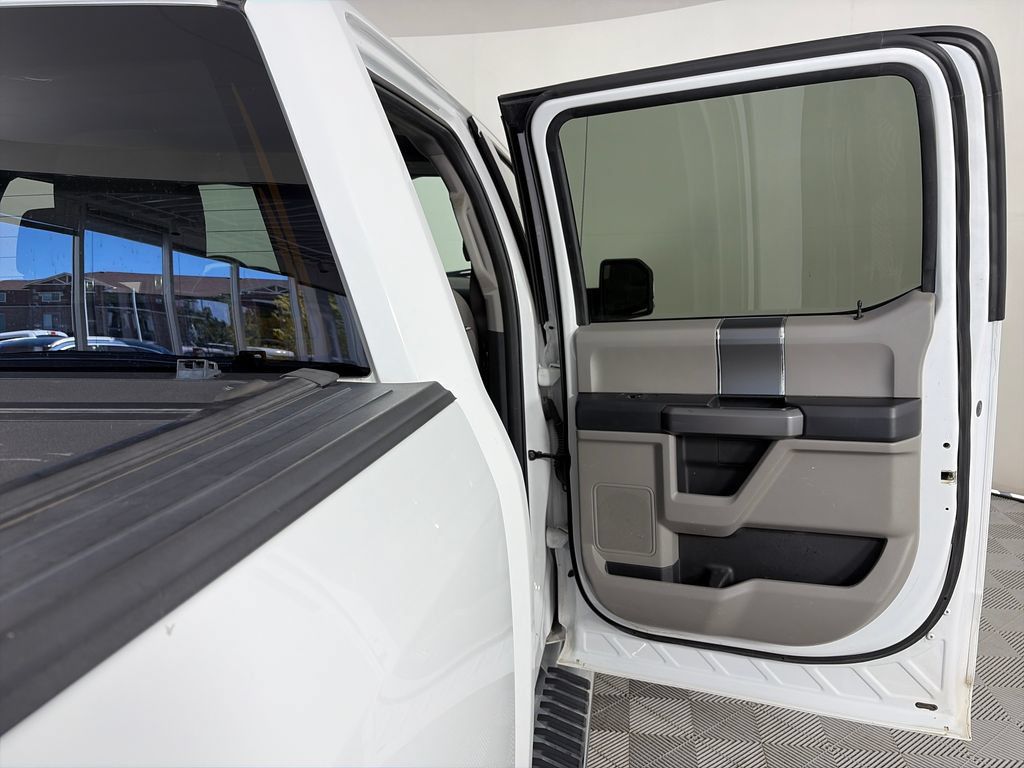 Used 2018 Ford F150 XLT w/ Equipment Group 302A Luxury AWD/4WD image 27