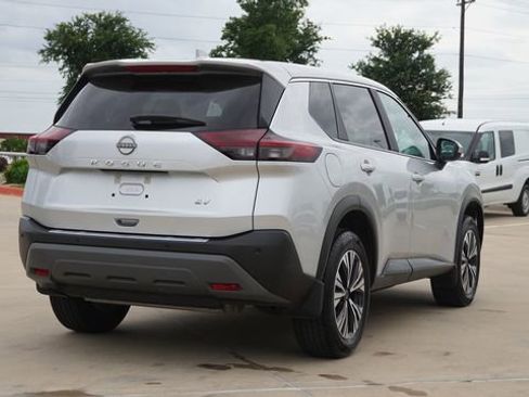 Used 2023 Nissan Rogue SV FWD image 9