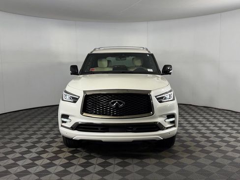 Used 2024 INFINITI QX80 Sensory image 10