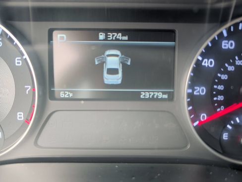 Used 2023 Kia Forte LXS w/ LXS Technology Package FWD image 7