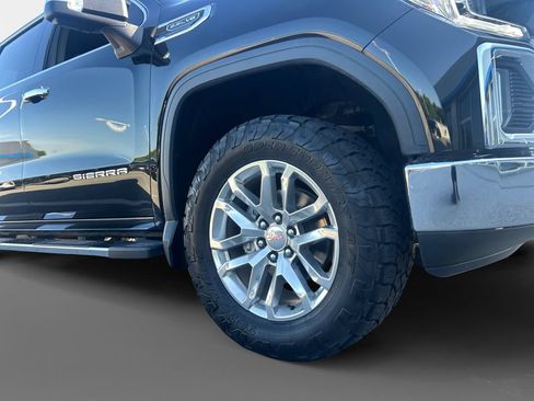 Used 2021 GMC Sierra 1500 SLT w/ SLT Premium Plus Package AWD/4WD image 16
