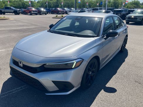 Used 2023 Honda Civic Sport image 3