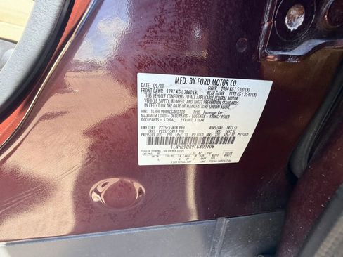 Used 2012 Lincoln MKS FWD image 5