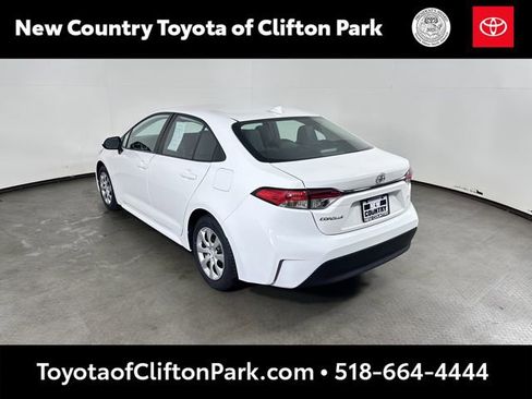 Used 2024 Toyota Corolla LE FWD image 5
