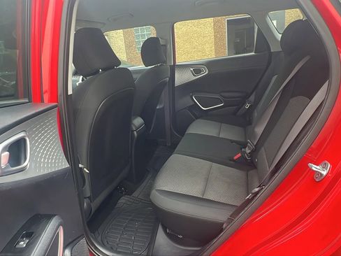 Used 2020 Kia Soul LX image 27