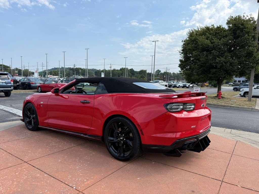 Used 2019 Chevrolet Camaro SS RWD image 4