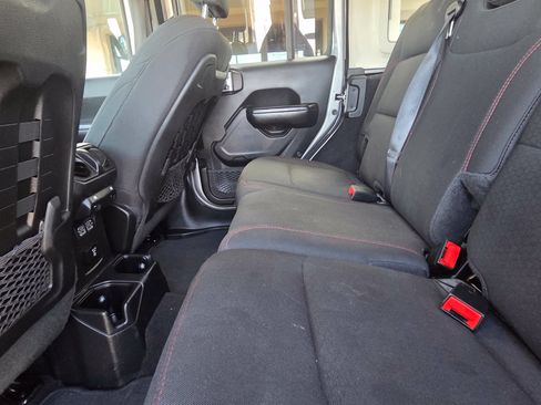 Used 2020 Jeep Wrangler Unlimited Rubicon AWD/4WD image 11