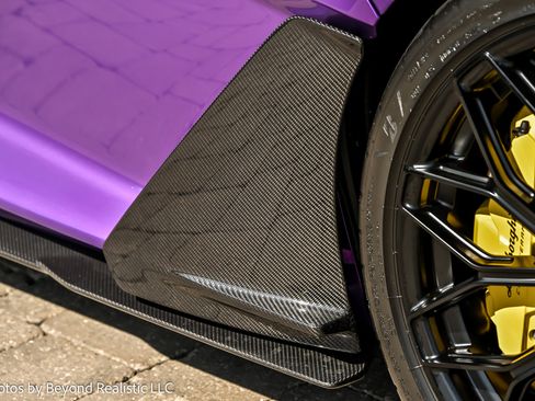 New 2025 Lamborghini Revuelto image 4