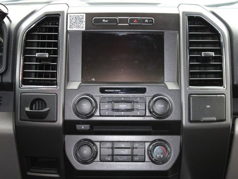 Used 2018 Ford F150 XLT image 18