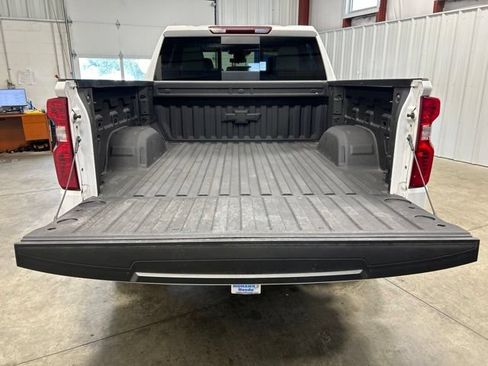 Used 2023 Chevrolet Silverado 1500 LT w/ Z71 Off-Road Package AWD/4WD image 19