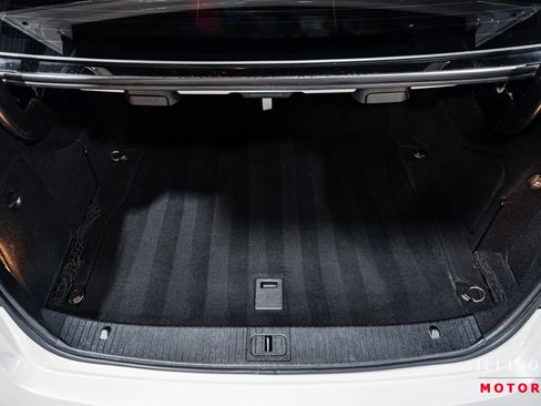 Used 2011 Mercedes-Benz E 550 4MATIC Sedan image 31