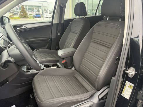 Used 2022 Volkswagen Tiguan S image 10