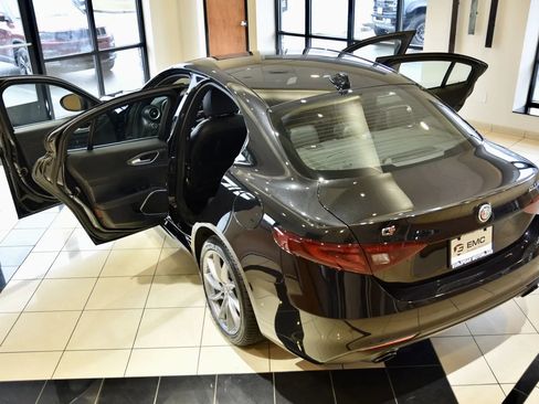 Used 2022 Alfa Romeo Giulia Ti image 7