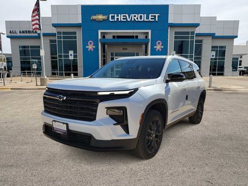 New 2026 Chevrolet Traverse LT w/ Enhanced Driving Package FWD image 1