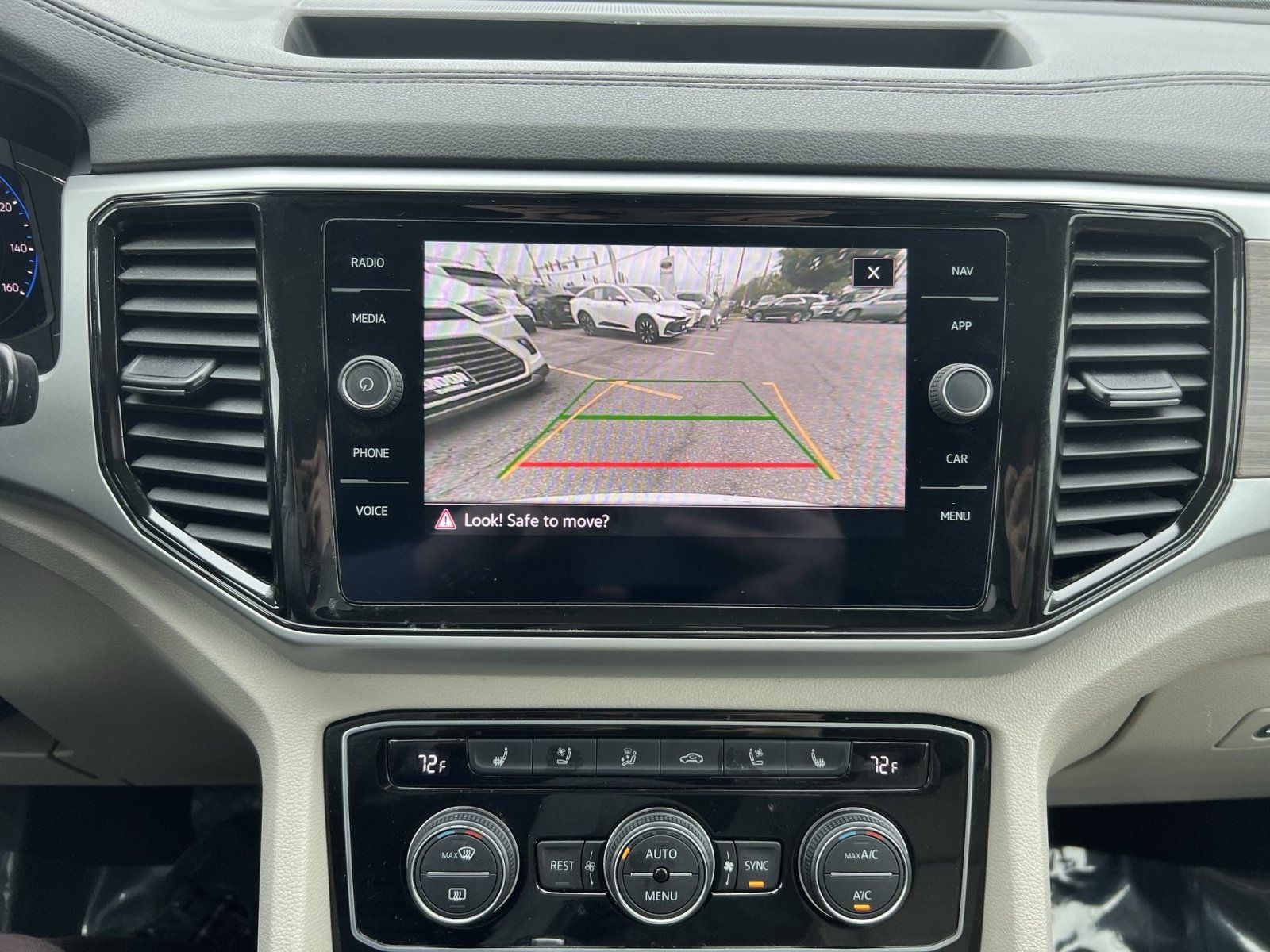 Used 2021 Volkswagen Atlas SEL Premium AWD/4WD image 19