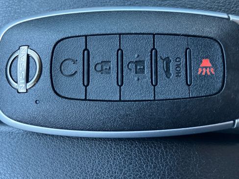 Used 2024 Nissan Rogue SV FWD image 31