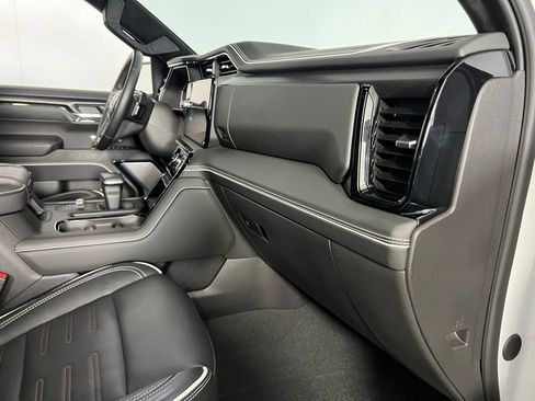 Used 2025 GMC Sierra 1500 AT4X image 31