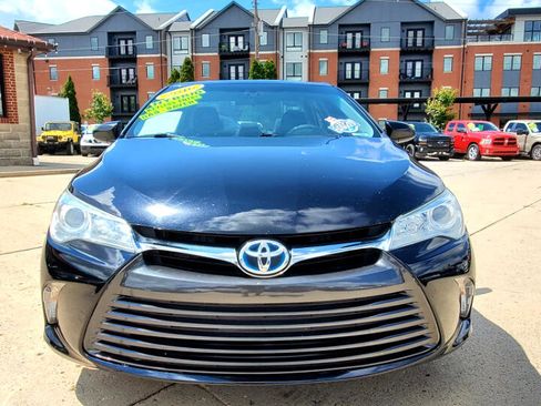 Used 2016 Toyota Camry LE image 2