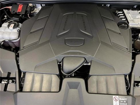 Used 2026 Porsche Cayenne Coupe image 27