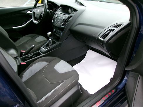 Used 2016 Ford Focus ST image 16