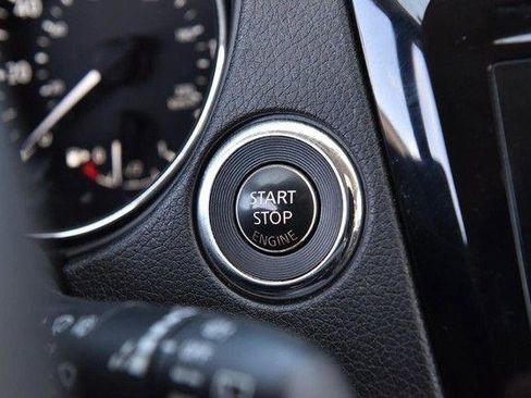 Used 2015 Nissan Rogue SV w/ SV Family Package image 17