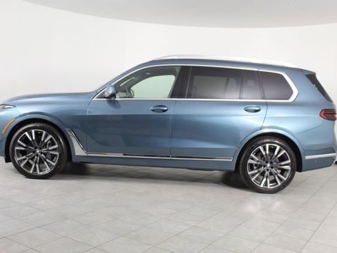 New 2026 BMW X7 xDrive40i w/ Premium Package image 2