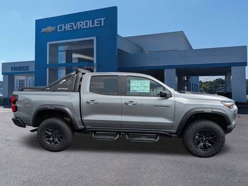 New 2025 Chevrolet Colorado ZR2 w/ Midnight Edition AWD/4WD image 3