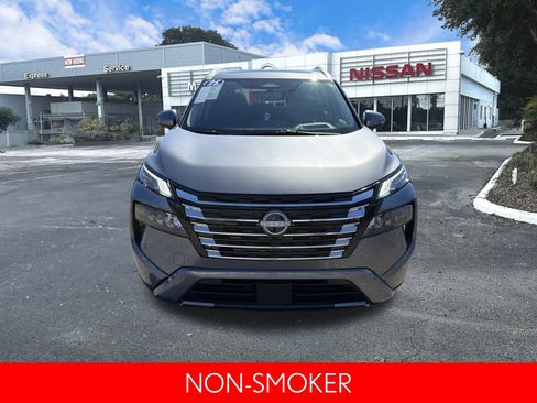 Certified 2025 Nissan Rogue SL w/ Tech Package image 8