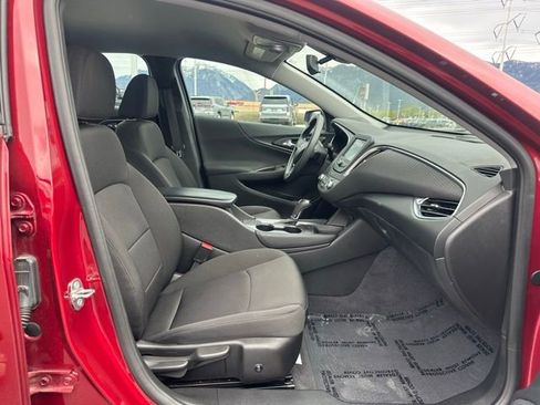 Used 2018 Chevrolet Malibu LT image 17