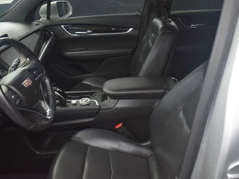 Used 2020 Cadillac XT6 Premium Luxury image 10