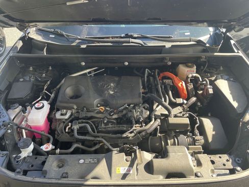 Used 2025 Toyota RAV4 LE image 31