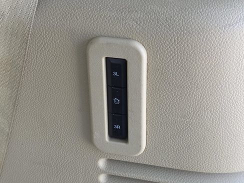 Used 2016 Ford Expedition XLT w/ Equipment Group 202A RWD image 12