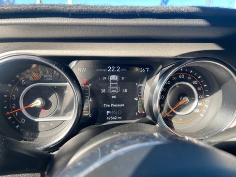 Used 2020 Jeep Wrangler Unlimited Sahara image 11