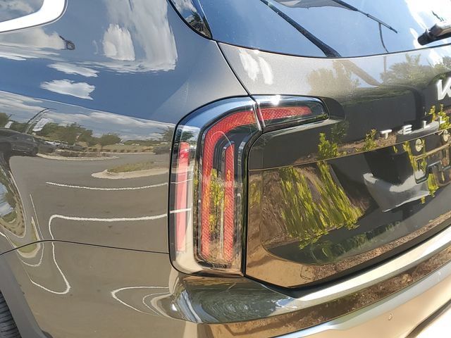 Certified 2025 Kia Telluride SX w/ SX Captain's Chair Package FWD image 9