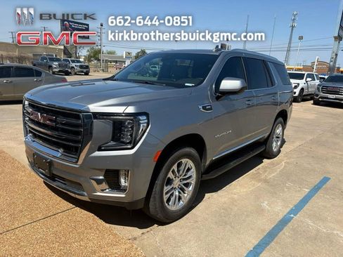 Used 2024 GMC Yukon SLT image 1