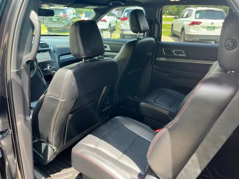 Used 2019 Ford Explorer Sport w/ Equipment Group 401A AWD/4WD image 32