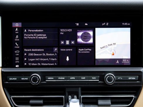 Used 2020 Porsche Macan AWD/4WD image 16