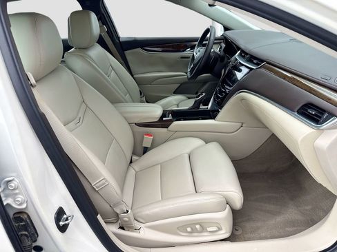 Used 2013 Cadillac XTS Luxury image 19