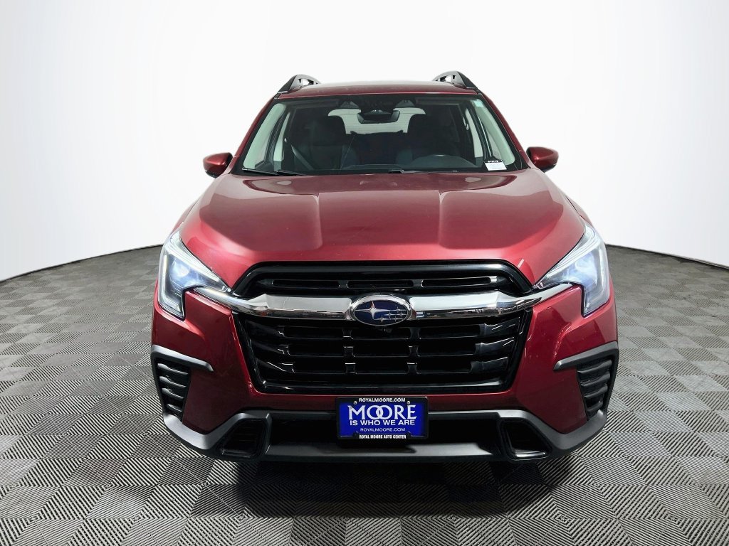 Used 2025 Subaru Ascent Premium AWD/4WD image 2